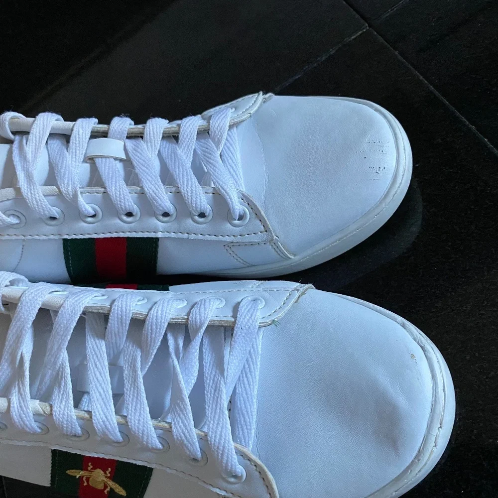 Gucci White WOMEN'S ACE SNEAKER WITH BEE - Picture 3 of 12